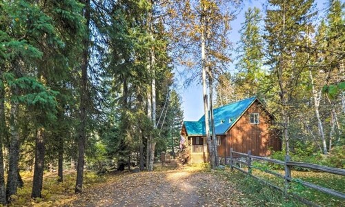 Peaceful Escape by the Water. Relax with the whole family at this peaceful place to stay. Tucked in the woods with breathtaking views of the river. Fire pit, large deck, river access and so much more!