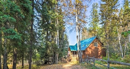 Peaceful Escape by the Water. Relax with the whole family at this peaceful place to stay. Tucked in the woods with breathtaking views of the river. Fire pit, large deck, river access and so much more!