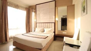 Deluxe Double Room, City View | Desk, free WiFi