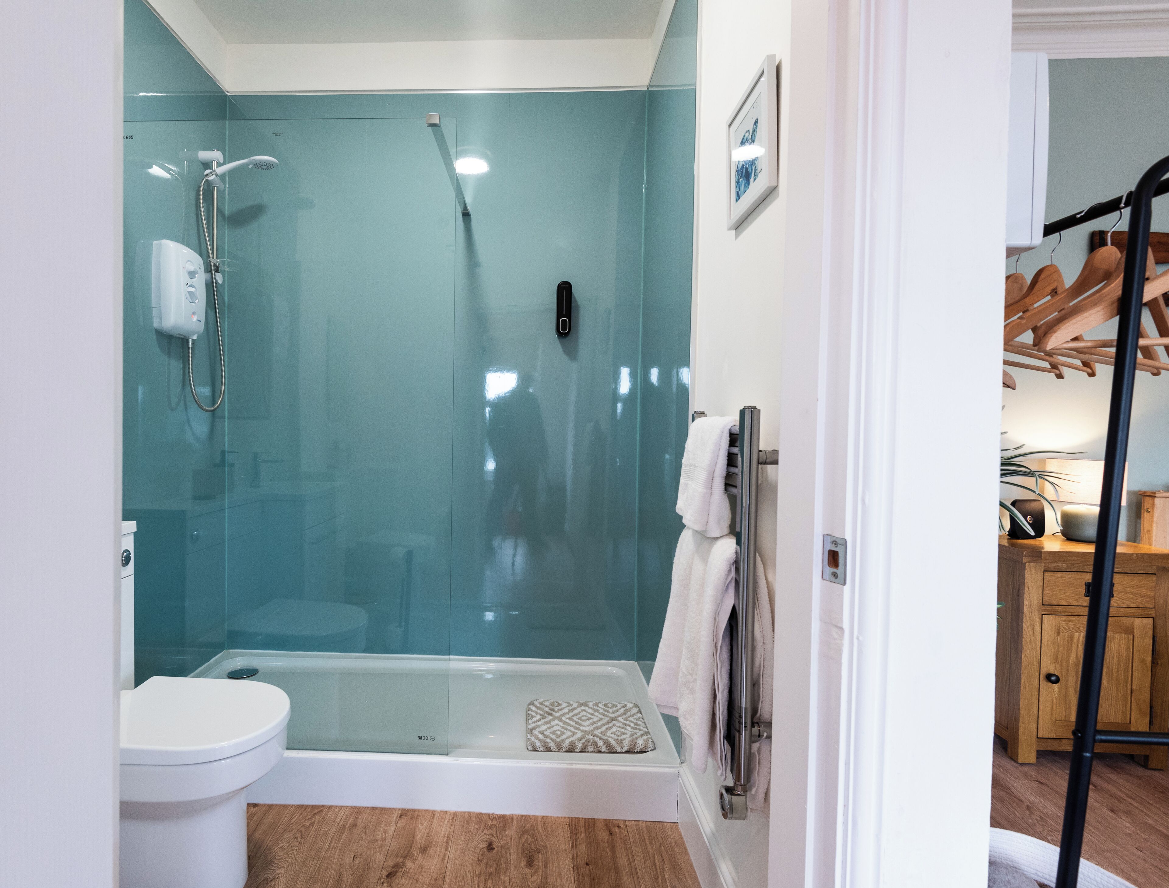 Classic Room | Bathroom | Shower, towels