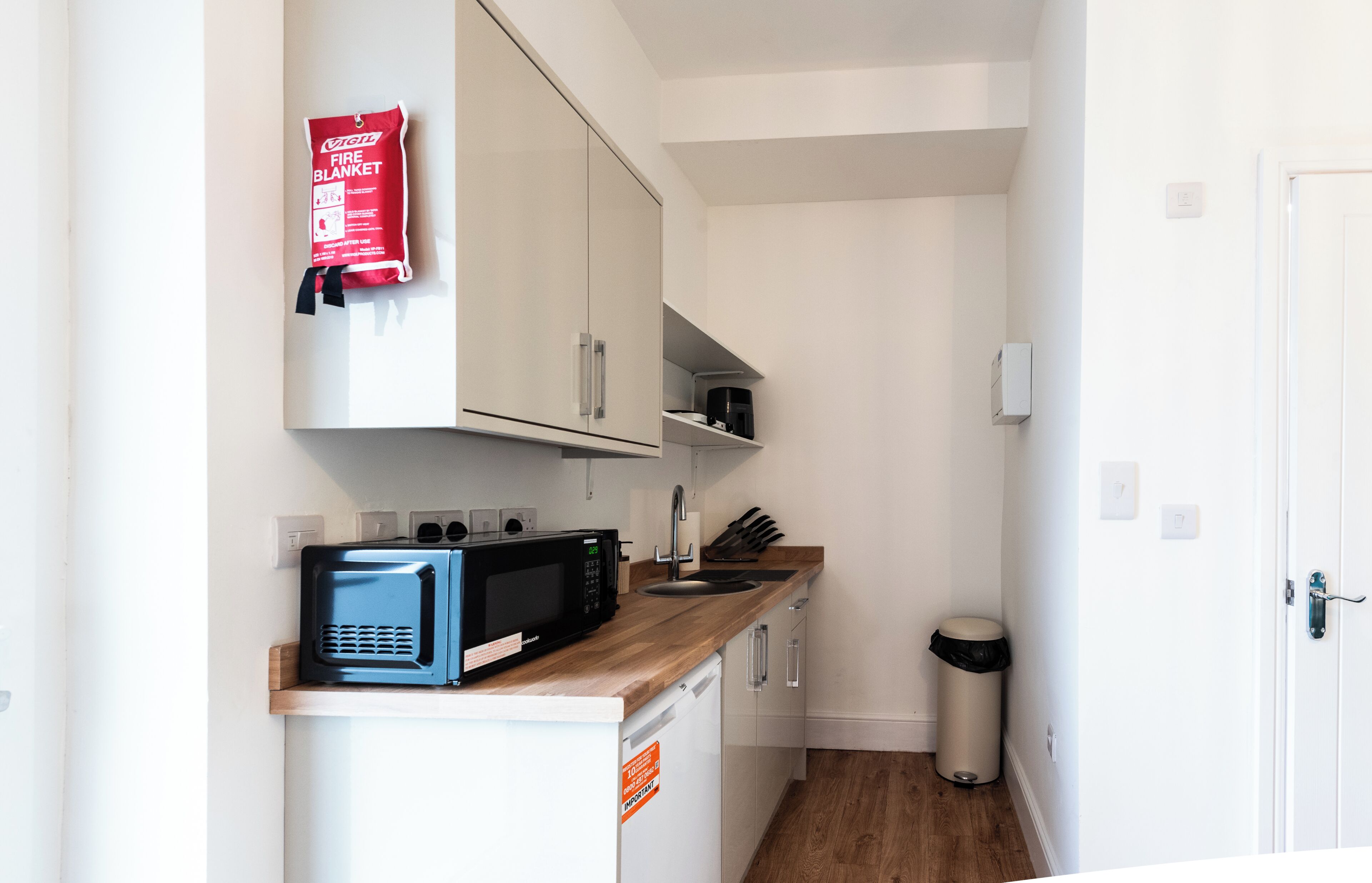 Classic-Zimmer, Blick auf den Innenhof | Eigene Küche | Kühlschrank, Mikrowelle, Kochgeschirr/Geschirr/Besteck
