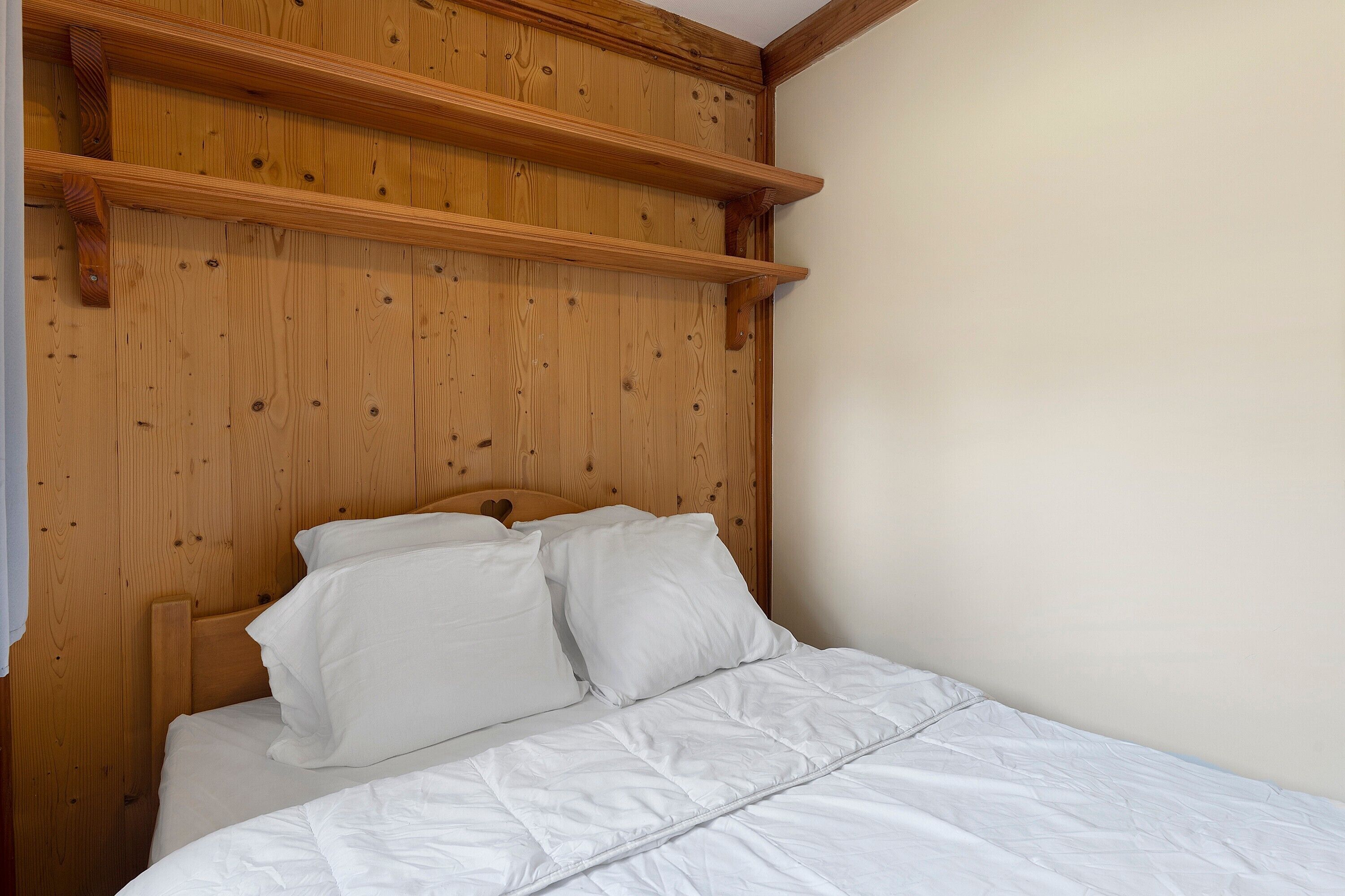 2 bedrooms