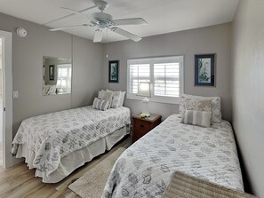 2 bedrooms, Internet, bed sheets - Pointe South 207 | Stunning Views + Pool (Fort Myers Beach)