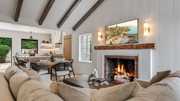 Smart TV, fireplace - 4077 MerSea - Updated Home in Carmel-by-the-Sea (Carmel-by-the-Sea)