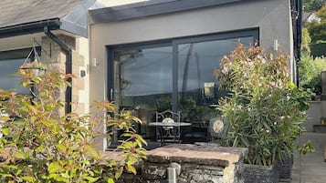 Studio, 1 Bedroom | Outdoor dining