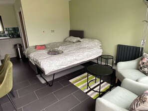 Studio, 1 Bedroom
