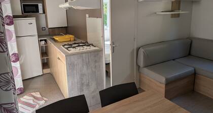 Caravane « Chalet Portland N°42 » avec piscine partagée