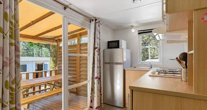 Caravane « Mobil Home Lodge 77 n° 28 » avec piscine partagée