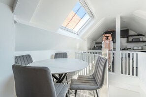 Dining - Old Dutch Embassy by Guestz (Hull)
