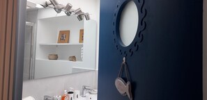 Bathroom - Charming Room near Vannes (La Vraie-Croix)