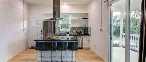 Fridge, microwave, dishwasher, coffee/tea maker
