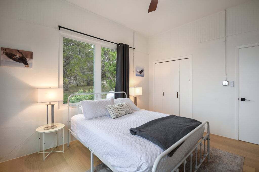 2 habitaciones, tabla de planchar con plancha y wifi gratis 