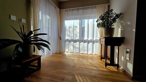 Interior - Blumenwiese vacation apartment (ground floor) - eat-in kitchen, bedroom and great bathroom (Quedlinburg)