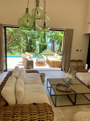 Smart TV, stereo - Superb villa with pool between sea and mountains, Golfe de St Tropez, 6 pers (la garde freinet)