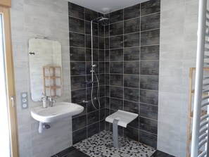 Een douche, een haardroger