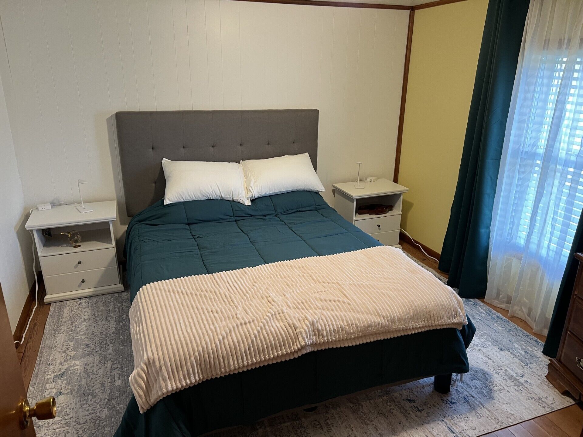 3 chambres, bureau, Wi-Fi gratuit, draps fournis