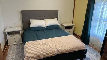 3 chambres, bureau, Wi-Fi gratuit, draps fournis