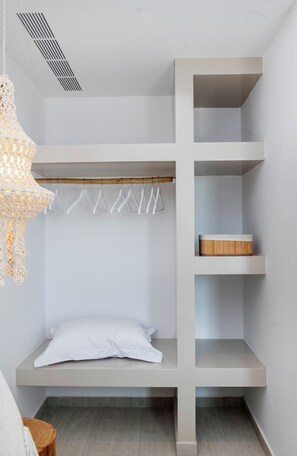 Appartement majestueux, vue sur la mer | Fer et planche à repasser, accès au Wi-Fi (inclus)