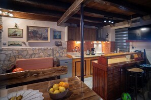 Fridge, microwave, oven, stovetop - Charming Holiday Apartment in the Heart of Postup Vineyards – Spectacular Sea Views! (Orebić)
