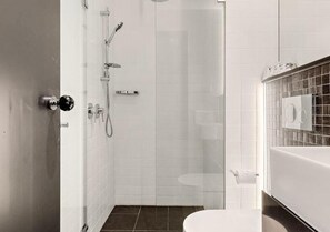 Estúdio, vista para a cidade | Banheiro