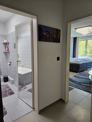 Bathroom - Apartment 'Hafenquartier St Pauli' with Wi-Fi (Hamburg)