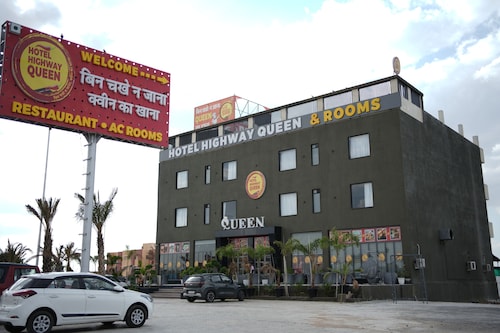 HOTEL HIGHWAY QUEEN