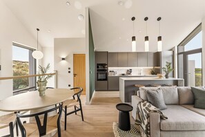 Living area - Hidden 2- Bay House Hot Tub (St Ives)