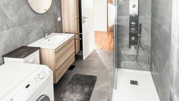 Appartamento, balcone | Bagno