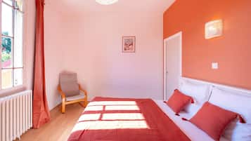 1 chambre, fer et planche à repasser, Wi-Fi, draps fournis