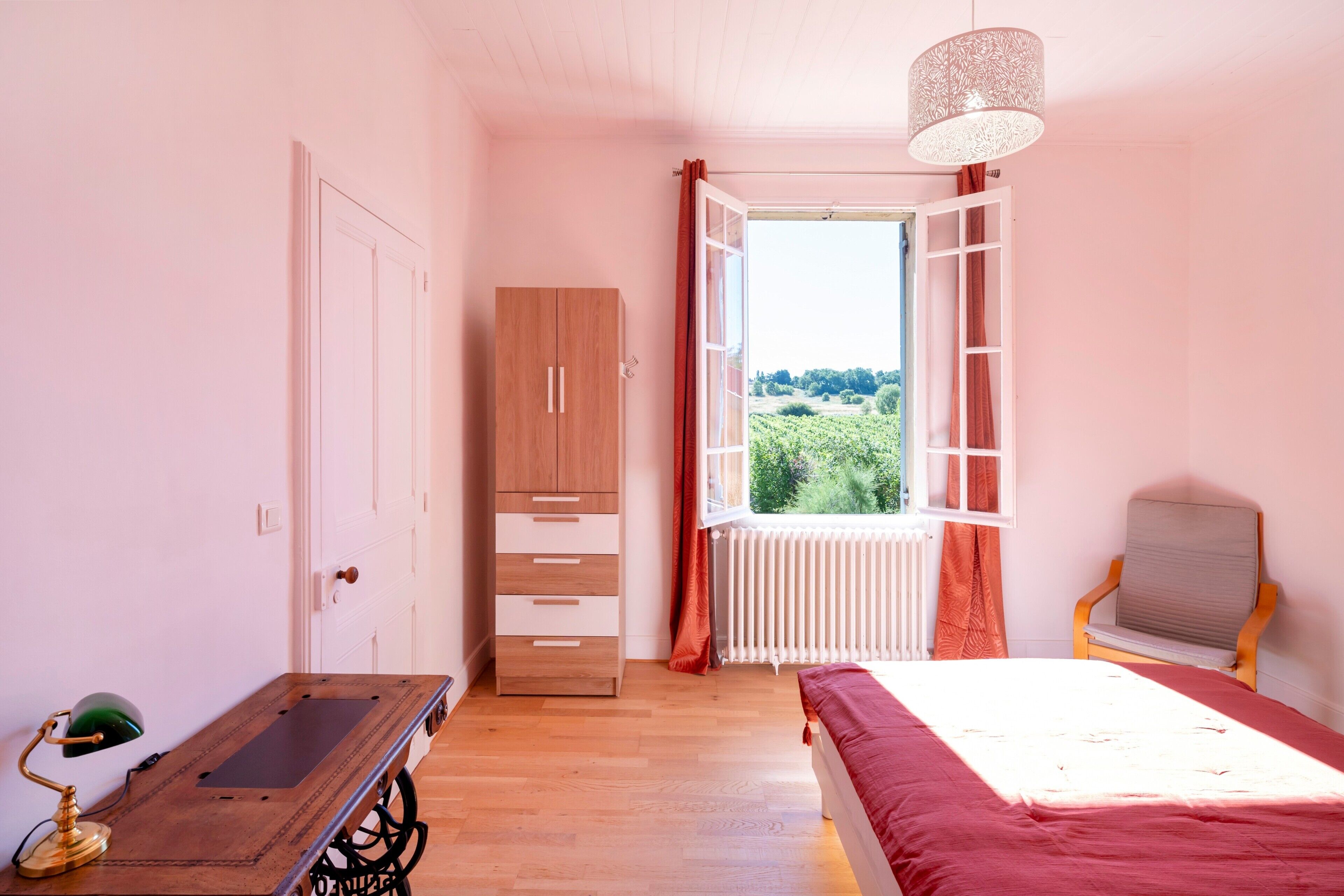 1 chambre, fer et planche à repasser, Wi-Fi, draps fournis
