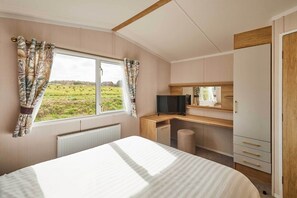 2 Schlafzimmer, Schreibtisch, Bügeleisen/Bügelbrett, WLAN