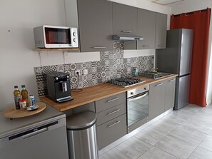 Private kitchen - Pretty Vendée house (Le Poiré-sur-Vie)