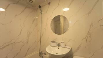 Shared Dormitory, 1 Bedroom | Bathroom