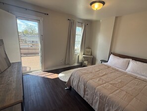 2 bedrooms, iron/ironing board, WiFi, bed sheets