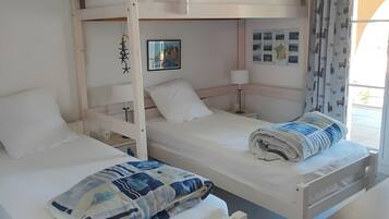 3 bedrooms, WiFi, bed sheets