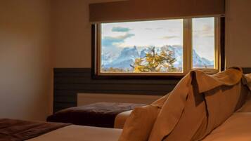 In-room safe, desk, laptop workspace, soundproofing