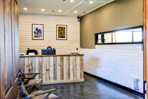 Lobby - Refugio Pampa (Chile)