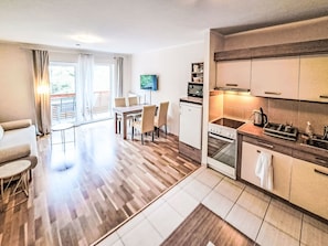 Fridge, microwave, oven, cookware/dishes/utensils
