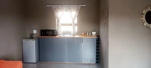Mini-fridge, microwave - Teklos  Lodge (Bhunya)
