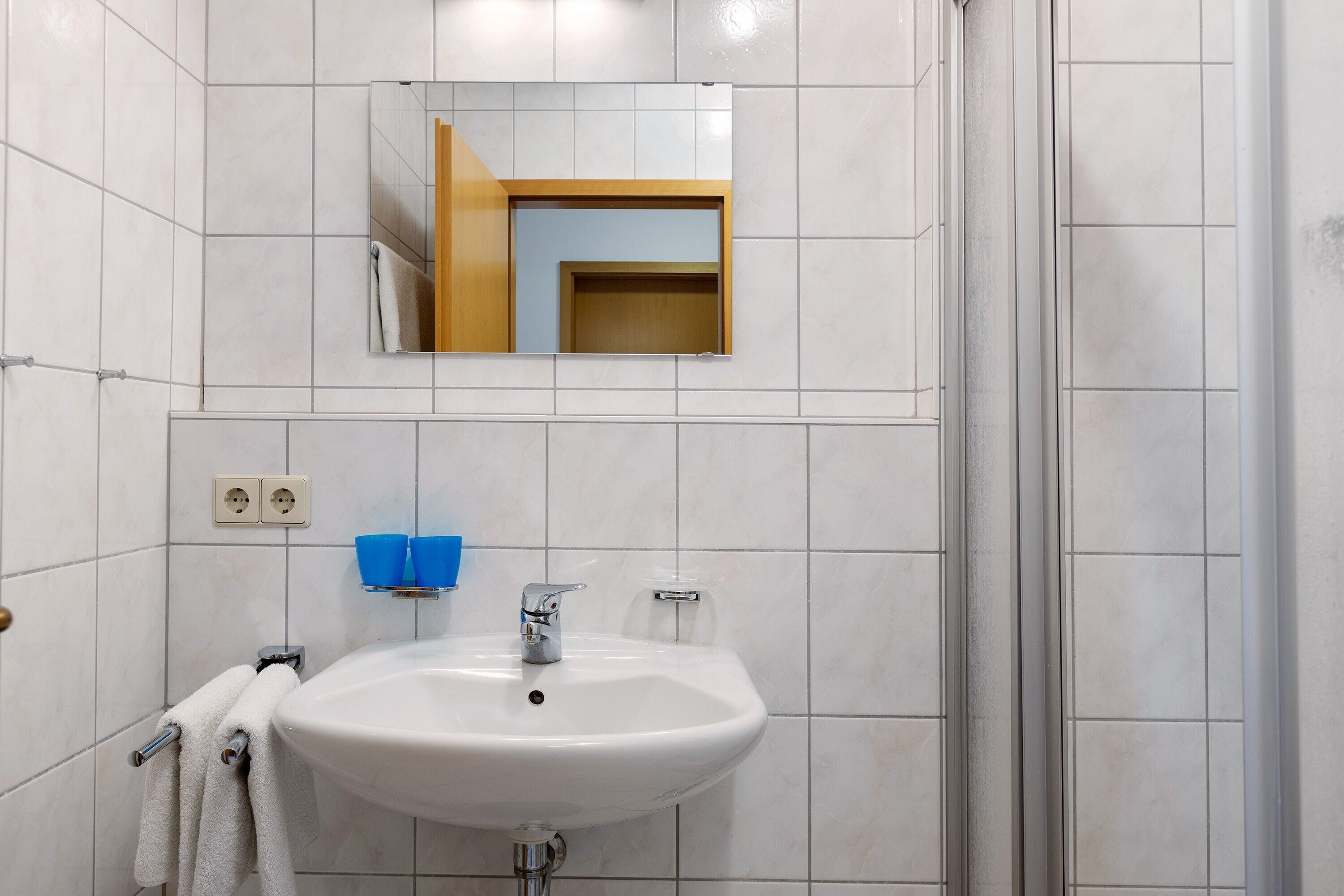 Dusche, Haartrockner, Handtücher