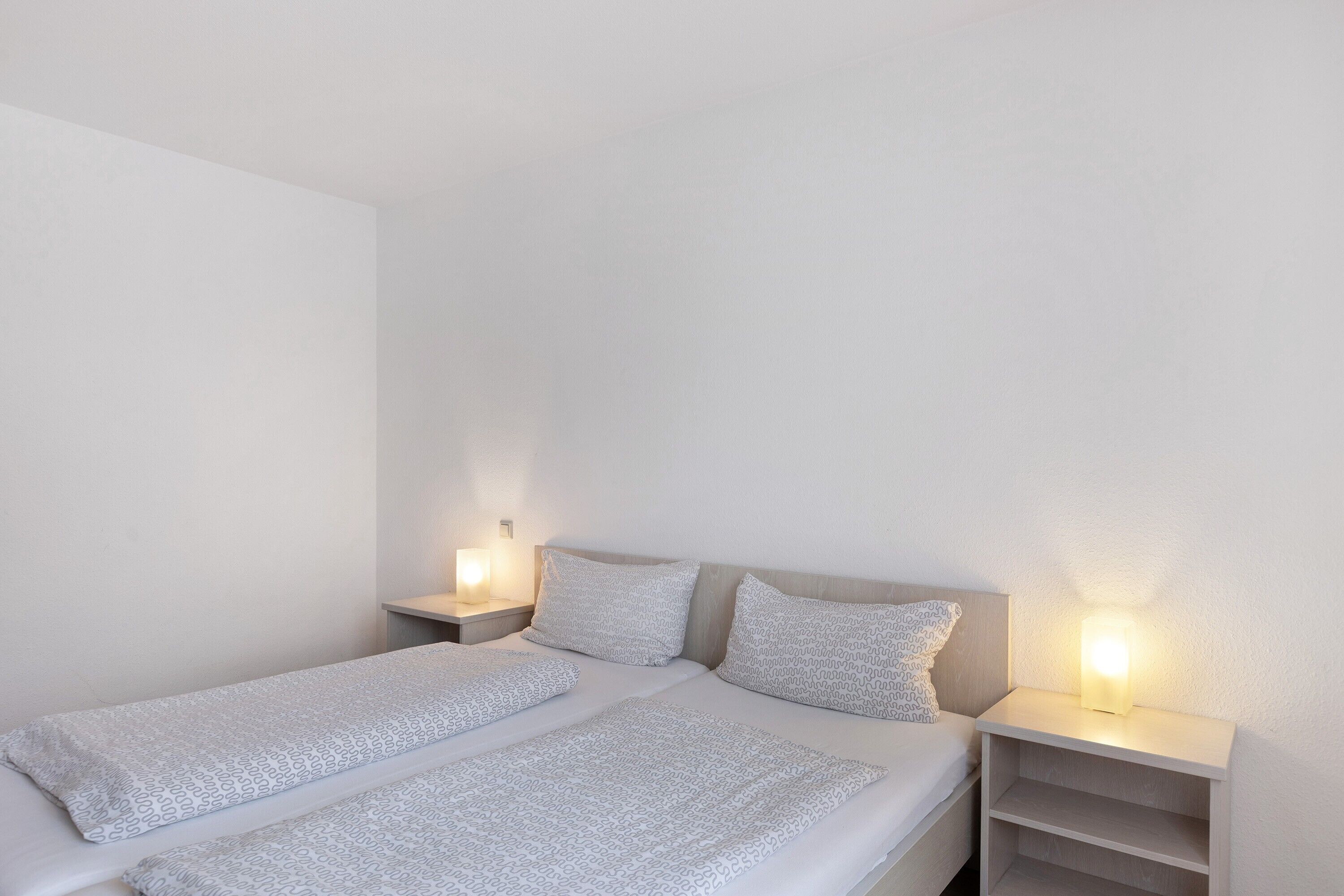 1 chambre, fer et planche à repasser, Wi-Fi, literie fournie
