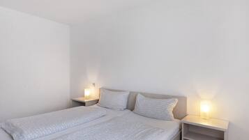 1 chambre, fer et planche à repasser, Wi-Fi, literie fournie