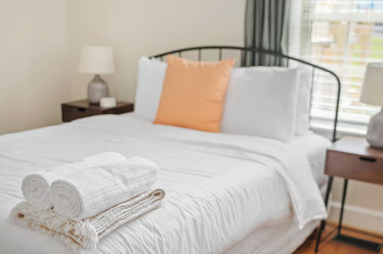 2 bedrooms, iron/ironing board, WiFi, bed sheets