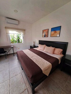 1 bedroom, iron/ironing board, WiFi, bed sheets - Cozy private kingbed bungalow in peaceful Cancún with AC, Waterfall, Pool & Jets (Cancún)