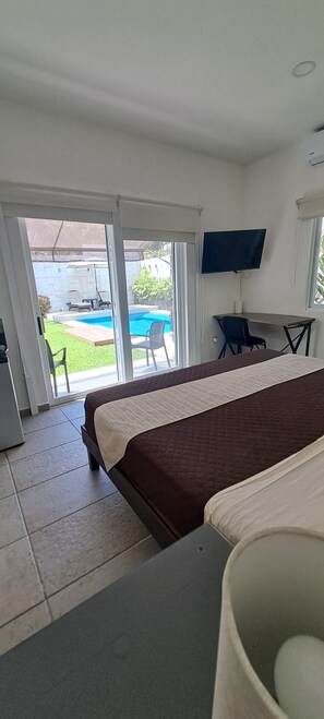 1 bedroom, iron/ironing board, WiFi, bed sheets - Cozy private kingbed bungalow in peaceful Cancún with AC, Waterfall, Pool & Jets (Cancún)