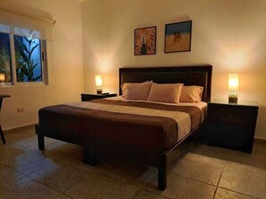 1 bedroom, iron/ironing board, WiFi, bed sheets - Cozy private kingbed bungalow in peaceful Cancún with AC, Waterfall, Pool & Jets (Cancún)
