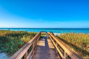Exterior - The Happy Turtle at Fisherman's Cove (Siesta Key)