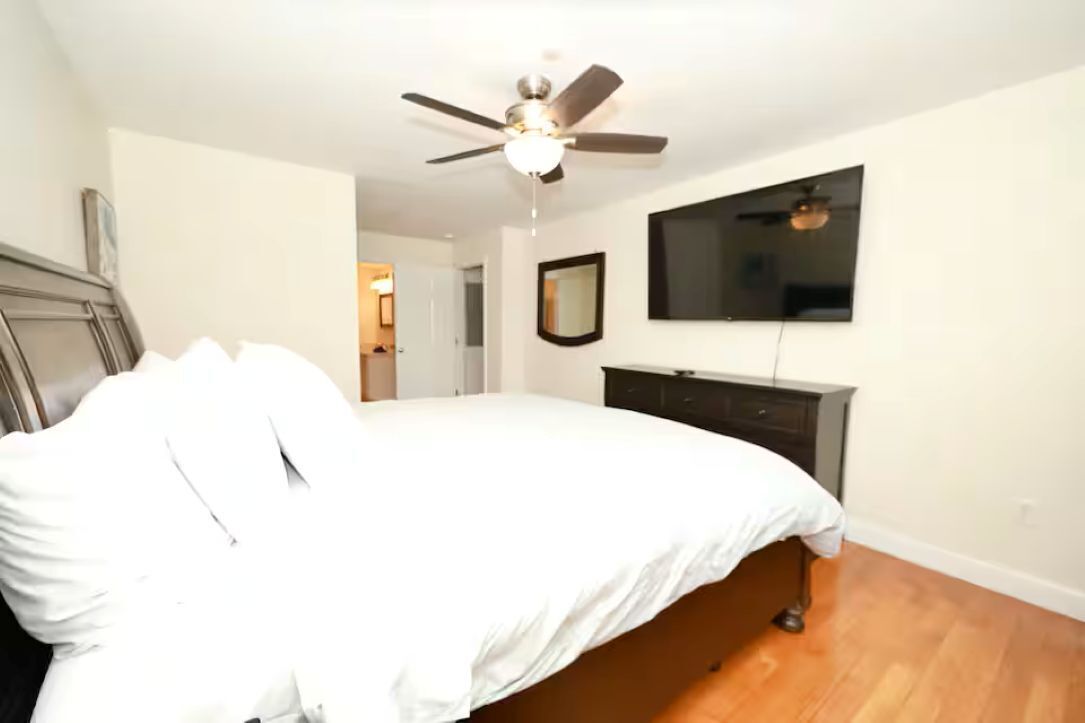 2 habitaciones, tabla de planchar con plancha, wifi y ropa de cama 