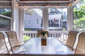 Dining - New Rental - Reynolds Lake Ocone 3 BR 2.5 Bath Cottage (Greensboro)