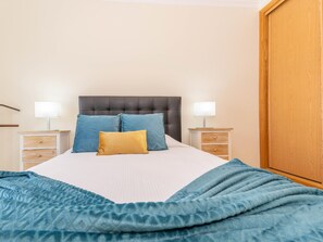 Iron/ironing board, free WiFi, bed sheets - Casa da Gina Apartamento T2 com BBQ (Tavira)